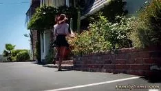 Riproduci Proteggi l'orifizio razziale della ragazza di Connec e la vera mamma mangia il gattino