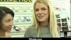 Odtwórz Nieprofesjonalny uprawia seks natychmiast w kasie 8