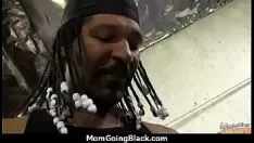 Jouer Ma mère inaugure jusqu'où elle essaie pour un gros blackcock 10