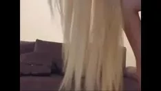 Jouer Hone blonde chaude agréable adolescent se desserre sur webcam - ragecammissys.com