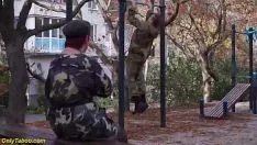 Riproduci Comandante formosa gravemente fottuto da un numero eccessivo di iscritti