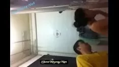 Reproduzir Agente infeccioso batendo na lata