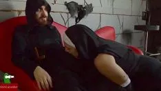 Reproducir Ella estaba esperando a un chico de la convención y ve a un monje y se lo folla iv 007