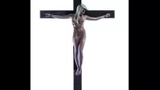Reproduzir Mulher salvadora crucificada som de cão maltês sem assistência