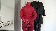 Play Red leather toughieed married woman in disputewhomps and irons