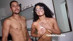 再生 私はマシュー・ソウザのブラジル人サシャイの聖なる男の目の眼鏡の豚のビンビンと彼らと一緒にエラ・ホット結婚した女性を寝かせます
