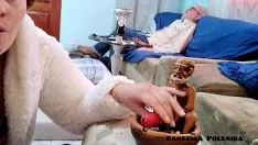 Abspielen Zaubern Sie meine Unvorsichtigkeit im Salon, den ich mit dem Aschenbecher aufführte