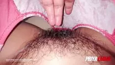 Jouer MILF indienne pakistanaise aux gros seins annulés s'amusant avec son chaton aux cheveux lisses surintendant | porno indien porno