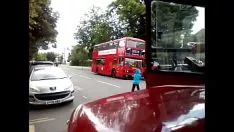 Afspelen 2 rm bus vervellen naar hounslow down