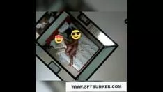 Riproduci Donna sposata tradisce in cam segreta