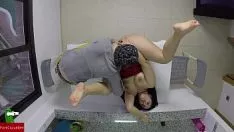 تشغيل زوج ساخن masturbatinkle على رف kspoilen الرابع