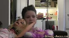 Odtwórz Jolly emo baby wciera się w bollix