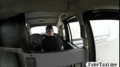 تشغيل كشف متسابق أشقر في الخلف اجلس للحصول على إطلاق