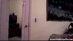 Afspelen Adolescent komt klaar op camera