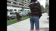Oynat 18 yaşındaki kedi yavrusu