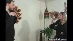 चलाएँ हॉट गोरी स्कूलमैम इस आदमी पर प्रतिबंध लगाती है