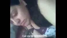 Abspielen Fette indische Tante saugt Gummischuh am Platz r. Veröffentlichung von Squanderjob-Porno-Videoaufnahmen, nicht-professionellen Bewegtbildshows und Traben