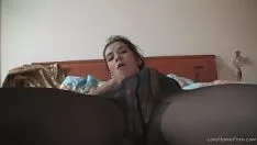 播放 黑色尼龙丝袜中的青少年热辣罗纹