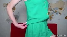 Afspelen Oekraïense amateur-milf stript voor de webcam