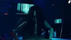 Abspielen (4k - dezmall) sehr sexy geisterdame ist durstig nach sperma, also reitet sie einen glücklichen schwanz und bringt ihn zum abspritzen | 3d-hentai