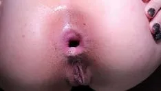 Abspielen Mein süßes russisches fickspielzeug mag tiefe analsex und sperma in ihrem arsch