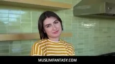 تشغيل مسلمفانتسي - أنجيلاين ريد ينتهي بها الأمر بالعبث مع دوني روك