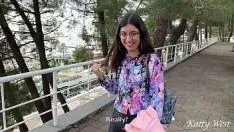 চালান পাবলিক পিক সৌন্দর্য fucked এবং তার চশমা উপর কাম