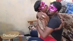 Reproduzir Jovem universitária indiana excitada fazendo sexo romântico violento com o professor