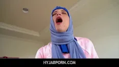 चलाएँ Hyjabporn - बड़ी गांड वाली अरब हिजाब लड़की इज़ी लश पहली बार अपने सबसे अच्छे दोस्त के लंड की खोज कर रही है