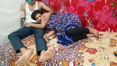 চালান সেক্সি 18 বছর বয়সী বড় boobs শৃঙ্গাকার ভারতীয় কলেজ মেয়ে রুক্ষ blowjob এবং সেক্স - সম্পূর্ণ দেশী
