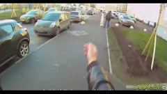 Afspelen Europese tiener Elisaveta Gulobeva gaat hardcore op een enorme lul
