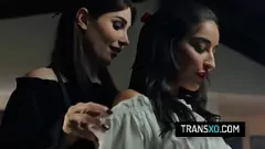 Reproduzir Natalie Mars, a bela travesti com um pau grosso.