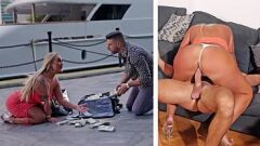 Oynat Kıvrımlı İngiliz sarışın Jess Nova, kaba bir lanet için bir milyon ödenir