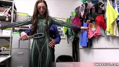Riproduci Ladro di cosplay punito: l'incontro di geek del centro commerciale per adolescenti termina nel sesso approssimativo