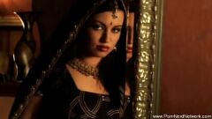Afspelen Indian MILF Striptase: Brunette Pornstar's perfecte body plaag