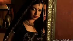 Afspelen Indian MILF Striptase: Brunette Pornstar's perfecte body plaag