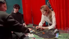 Abspielen Taiwanesische Blondine mit großen Titten bekommt Hardcore in Doggystyle