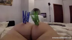 تشغيل POV ASS PLAY مع الأوتاد الشديدة الضوئية والأصابع والملابس