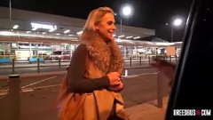 Abspielen Schüchterner Sasha Steele gefickt und mit Sperma im Van gefüllt