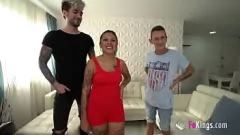 Reproducir Anty's No Limits: un trío salvaje con dos novatos sin experiencia que presenta corridas explosivas y acción intensa al estilo perrito