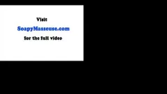 चलाएँ एक सेक्सी श्यामला लड़की शॉवर में एक भावुक मुख-मैथुन और हाथ-जॉब देती है, अपने कुशल मालिशिया के साथ बुत मालिश में लिप्त होती है