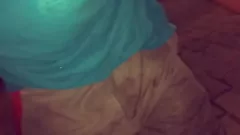 চালান A Safada Chupando um Pauzão de um Morador de Rua no Meio da Rua com um BBC Gigante