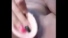 Abspielen Ich benutze einen Dildo, um meine gehörnte Kätzchen zu ficken