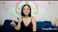 Play Brunet baby on webcam are performin