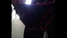 Reproduzir Desi hyderabad boy se apresentando com a calcinha do sutiã das irmãs